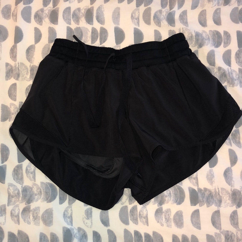 Lululemon hotty hot short 2.5